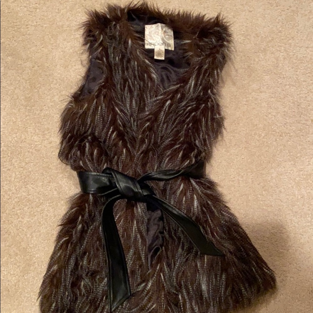 Arden B vest